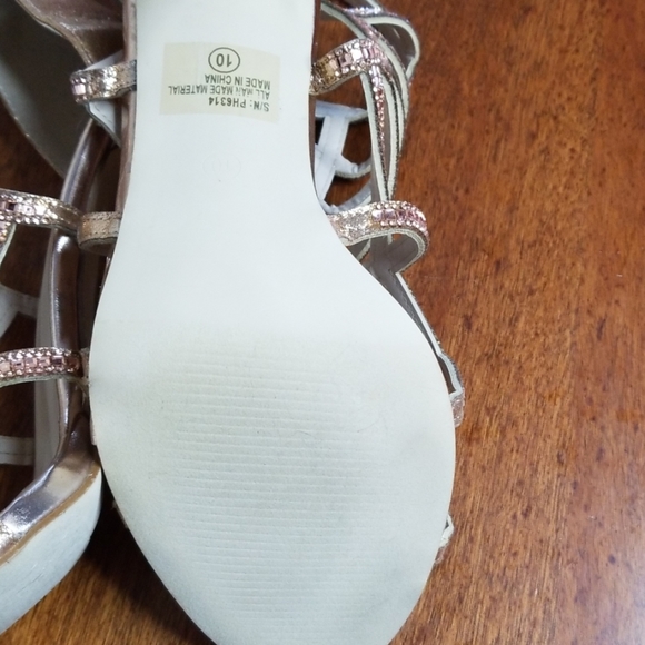 Heels - Picture 5 of 6